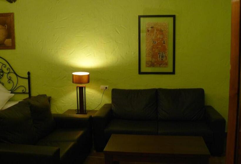 جناح جونيور, Restaurante Las Buitreras