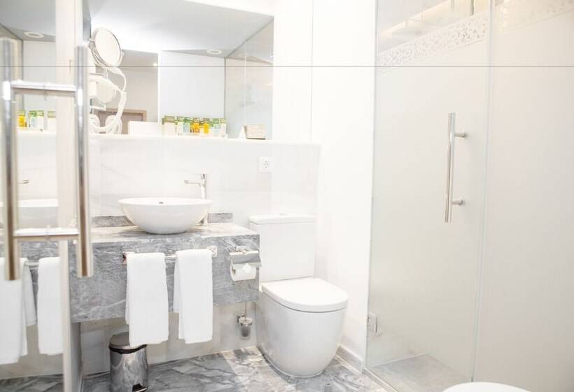 اتاق خانوادگی, Soho Boutique Capuchinos & Spa