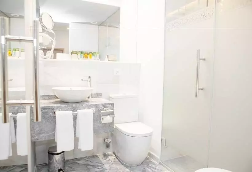 اتاق خانوادگی, Soho Boutique Capuchinos & Spa