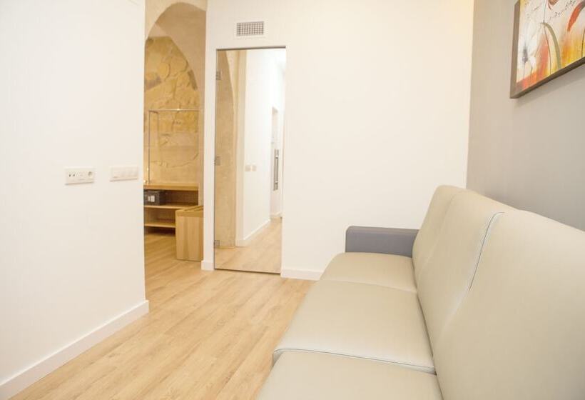 اتاق خانوادگی, Soho Boutique Capuchinos & Spa