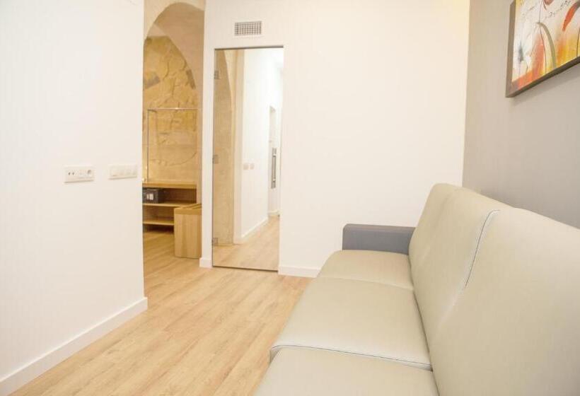 اتاق خانوادگی, Soho Boutique Capuchinos & Spa