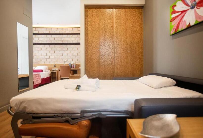 اتاق خانوادگی, Soho Boutique Capuchinos & Spa