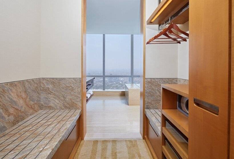 Номер Клуб, The Westin Jakarta