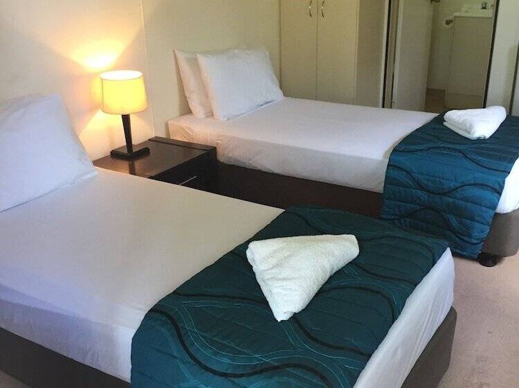 استودیوی استاندارد, Wongai Beach