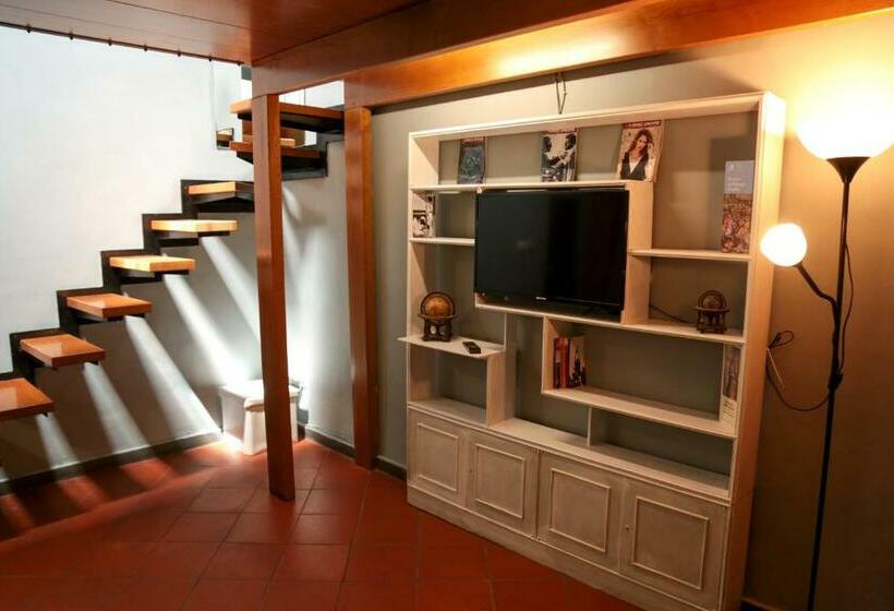 سوئیت جونیور خانوادگی, Home Boutique Santa Maria Novella