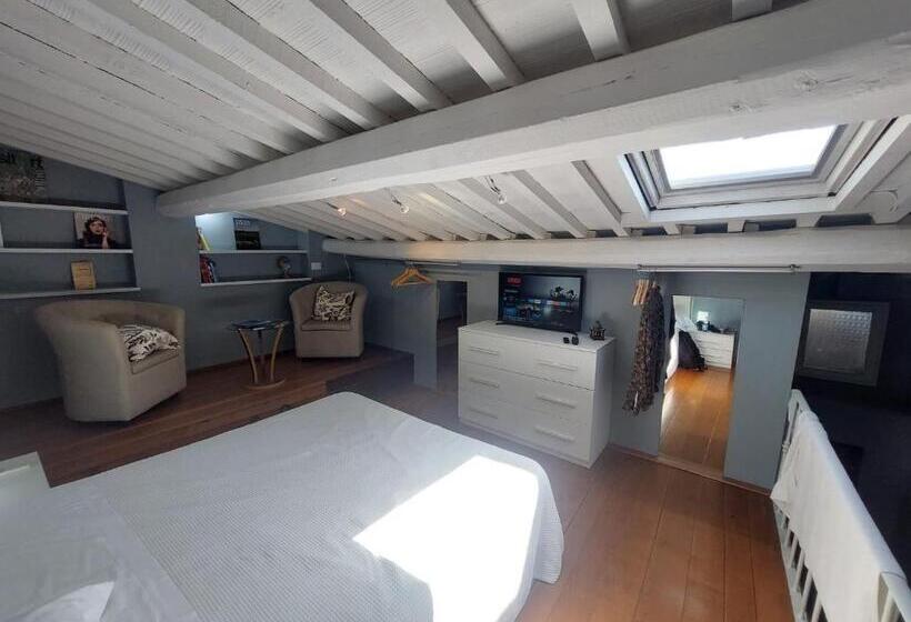 سوئیت جونیور خانوادگی, Home Boutique Santa Maria Novella