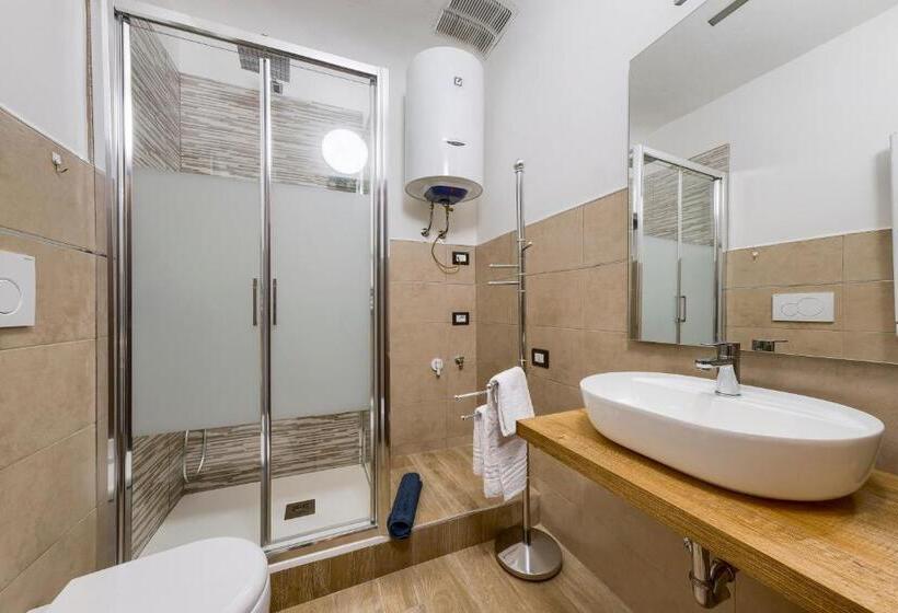 اتاق سوپریور با تخت بزرگ, Home Boutique Santa Maria Novella