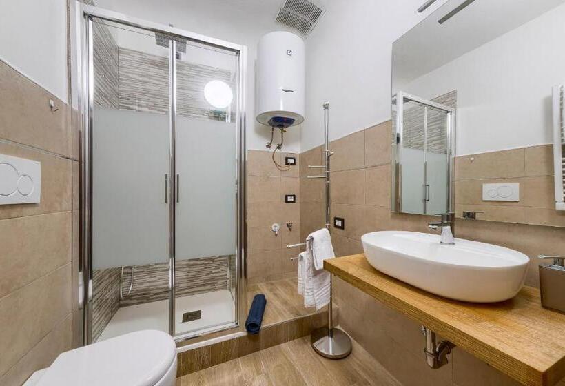 اتاق سوپریور با تخت بزرگ, Home Boutique Santa Maria Novella