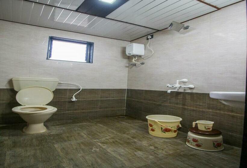 غرفة ديلوكس, Ekant Junnar