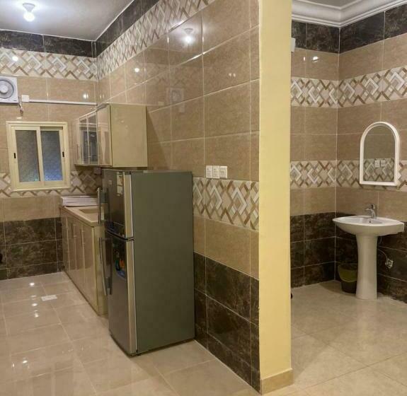 شقة غرفة واحدة, فندق الفيصلية