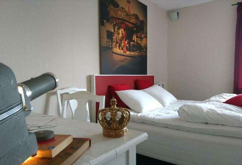 Номер Стандарт Вид на Сад, Skogstorp Hvilohem