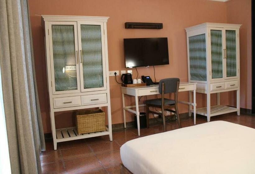 חדר דלוקס עם מרפסת, Kshemavana The Wellness Retreat