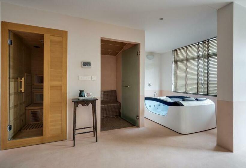 בונגלו סטנדרט עם נוף לגינה, Kshemavana The Wellness Retreat