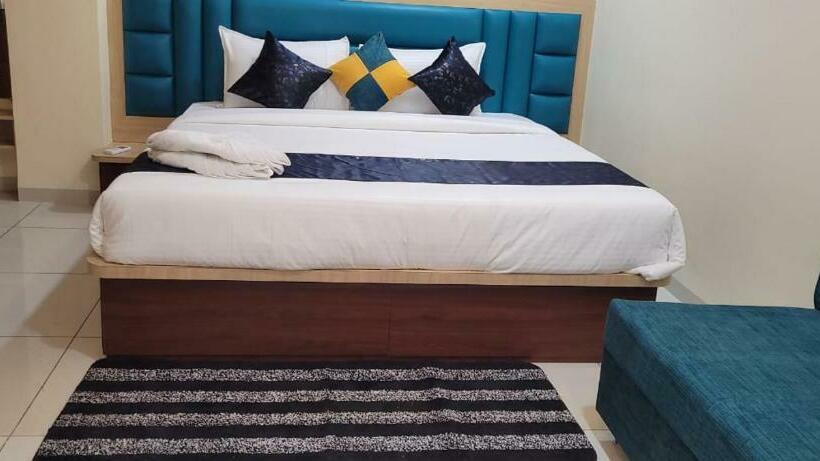 Номер Deluxe, Sarika International