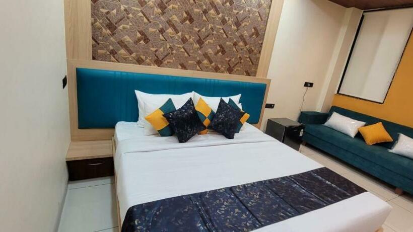 Номер Deluxe, Sarika International