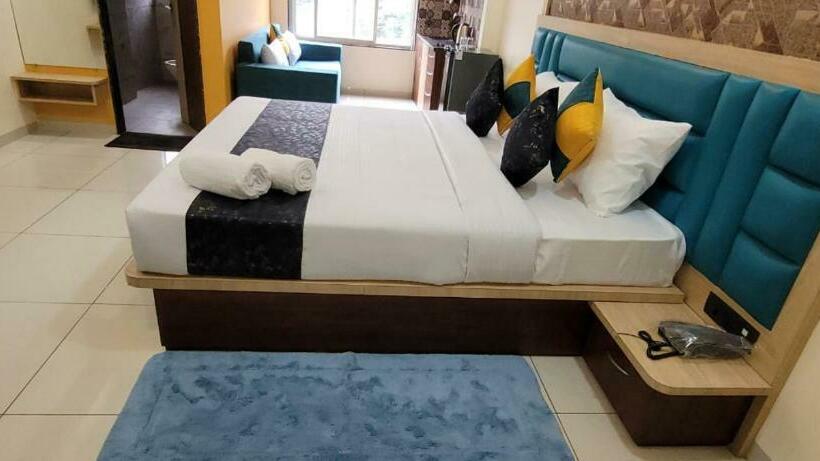 Номер Deluxe, Sarika International