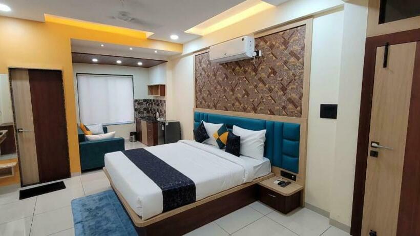 اتاق خانوادگی, Sarika International