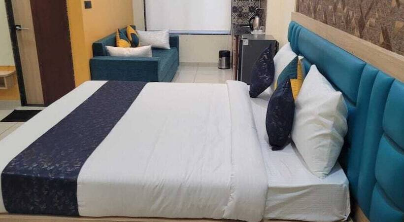 Номер Deluxe, Sarika International