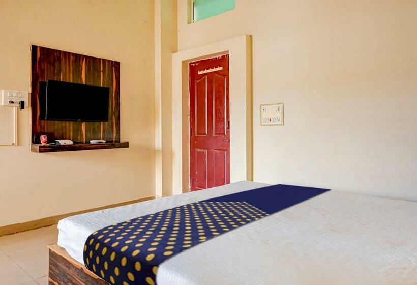 三人经典房间, Spot On Harsha Varsha Deluxe Lodge