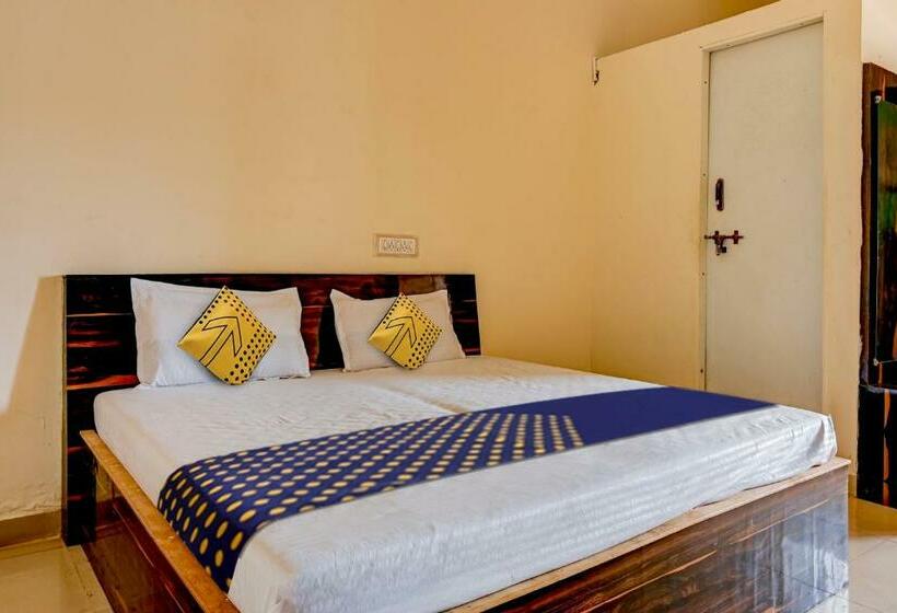 חדר קלאסי לשלושה, Spot On Harsha Varsha Deluxe Lodge