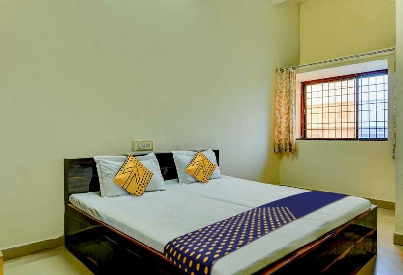 חדר קלאסי לשלושה, Spot On Harsha Varsha Deluxe Lodge