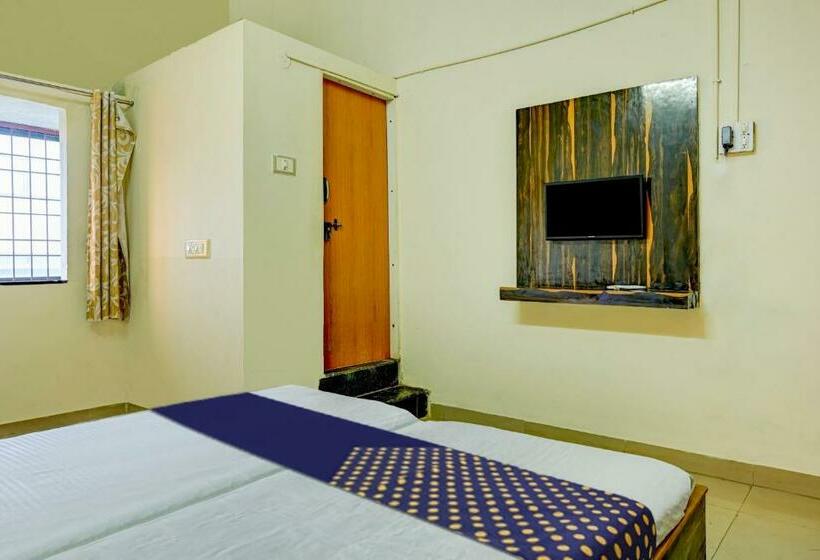 三人经典房间, Spot On Harsha Varsha Deluxe Lodge
