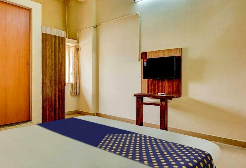 三人经典房间, Spot On Harsha Varsha Deluxe Lodge