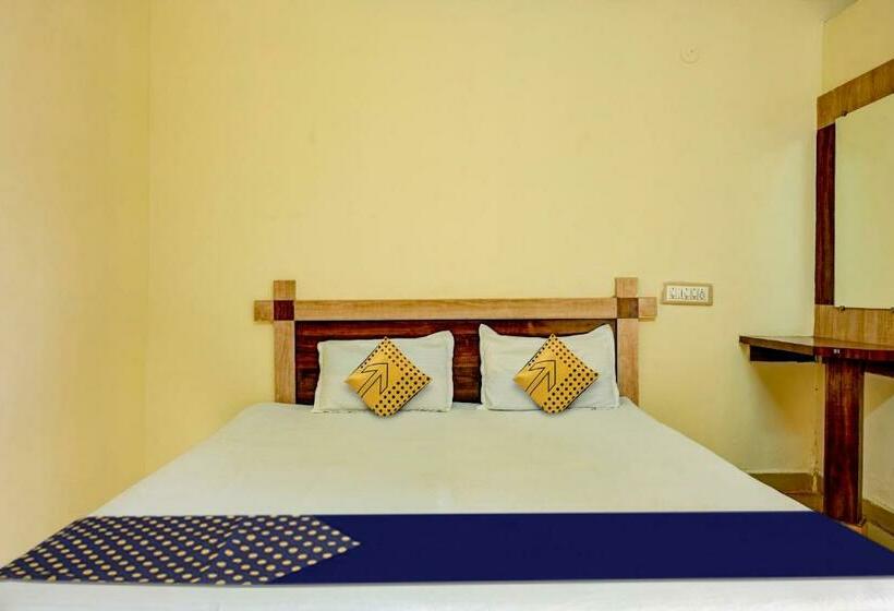 三人经典房间, Spot On Harsha Varsha Deluxe Lodge