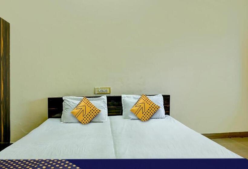 三人经典房间, Spot On Harsha Varsha Deluxe Lodge