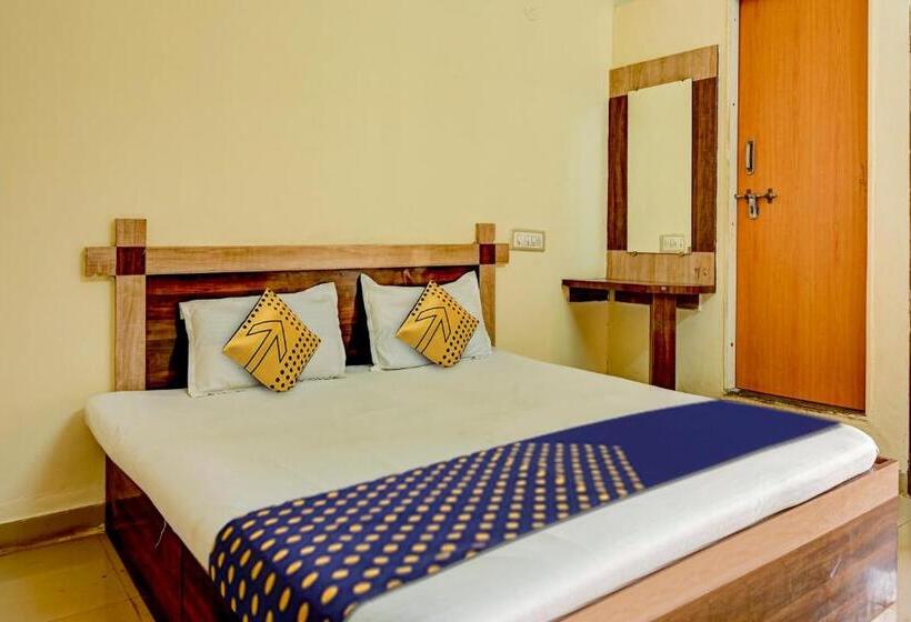 חדר קלאסי לשלושה, Spot On Harsha Varsha Deluxe Lodge