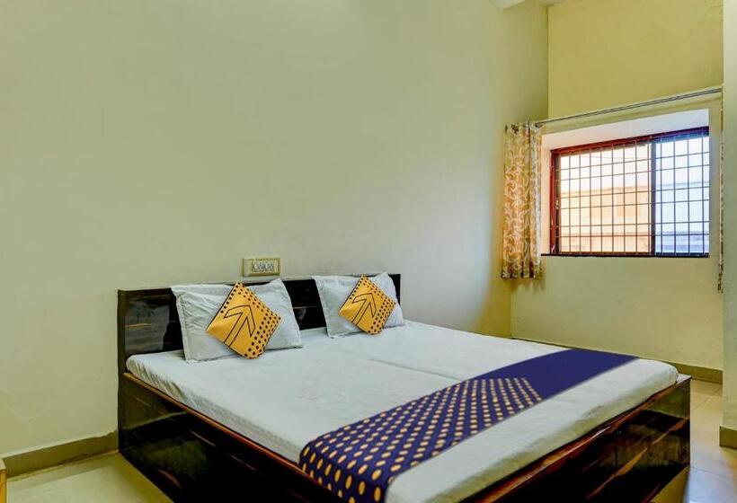 三人经典房间, Spot On Harsha Varsha Deluxe Lodge