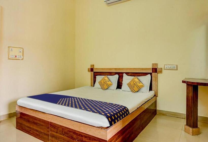 חדר קלאסי לשלושה, Spot On Harsha Varsha Deluxe Lodge