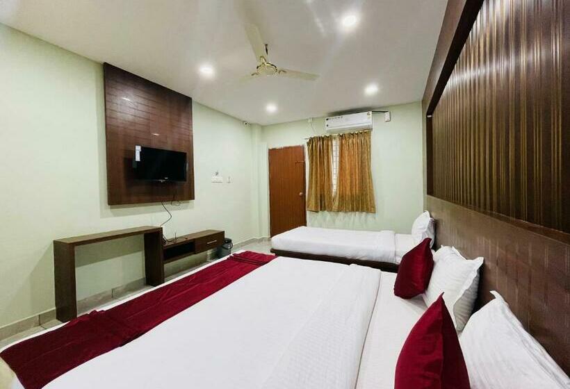 غرفة ديلوكس ثلاثية, Staymaker Yashaswini Residency