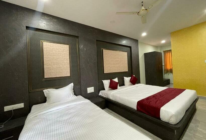 غرفة ديلوكس ثلاثية, Staymaker Yashaswini Residency