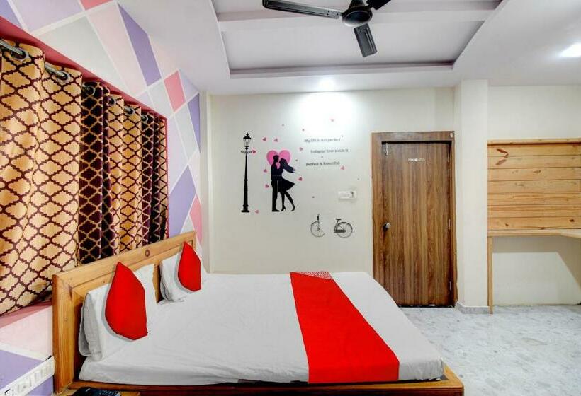 트리플 클래식 룸, Oyo Flagship Hotel Holiday Prime