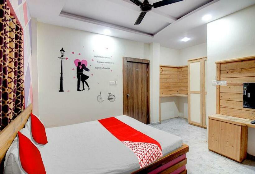 트리플 클래식 룸, Oyo Flagship Hotel Holiday Prime