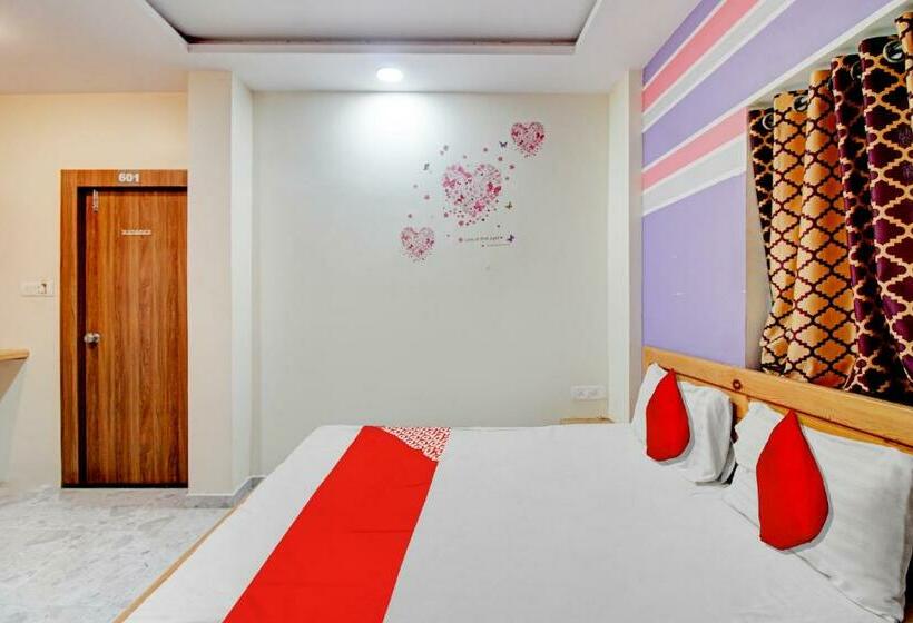 트리플 클래식 룸, Oyo Flagship Hotel Holiday Prime