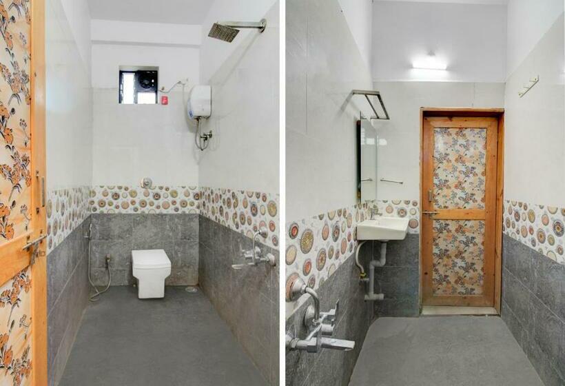 트리플 클래식 룸, Oyo Flagship Hotel Holiday Prime