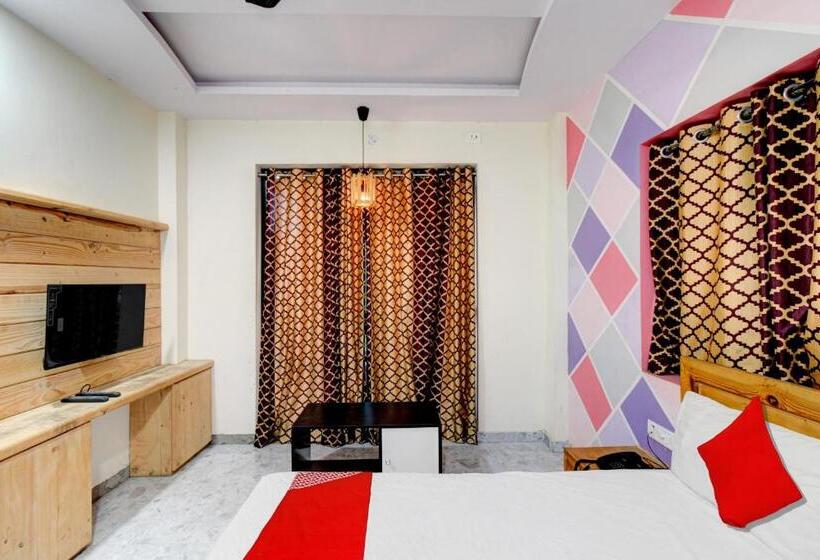 트리플 클래식 룸, Oyo Flagship Hotel Holiday Prime