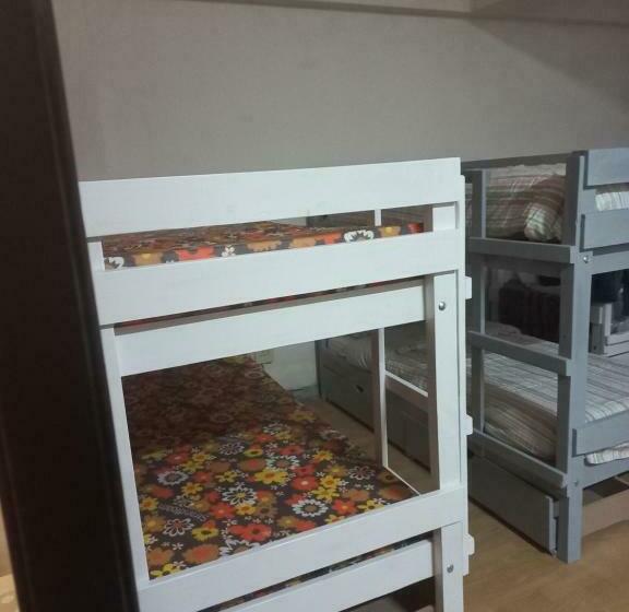 מיטה בחדר משותף, Home Away On Plein