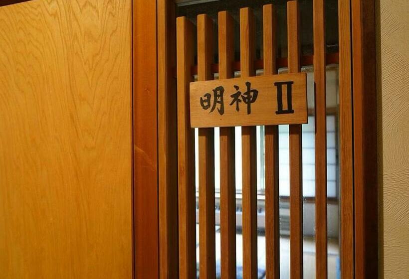 غرفة قياسية مطلة على الجبل, Yamano Hidaya