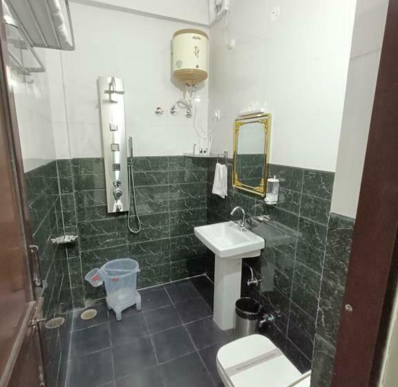 スタンダードシングルルーム, Himalayan Hits Kasauli