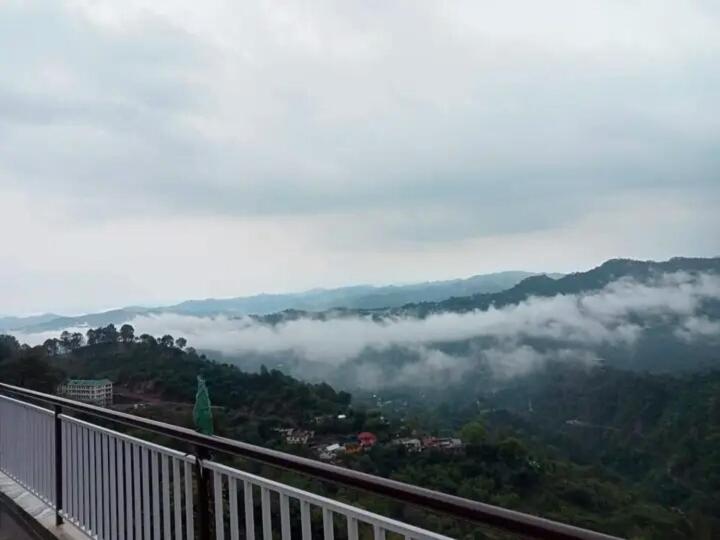 Номер Стандарт Вид на Горы, Himalayan Hits Kasauli