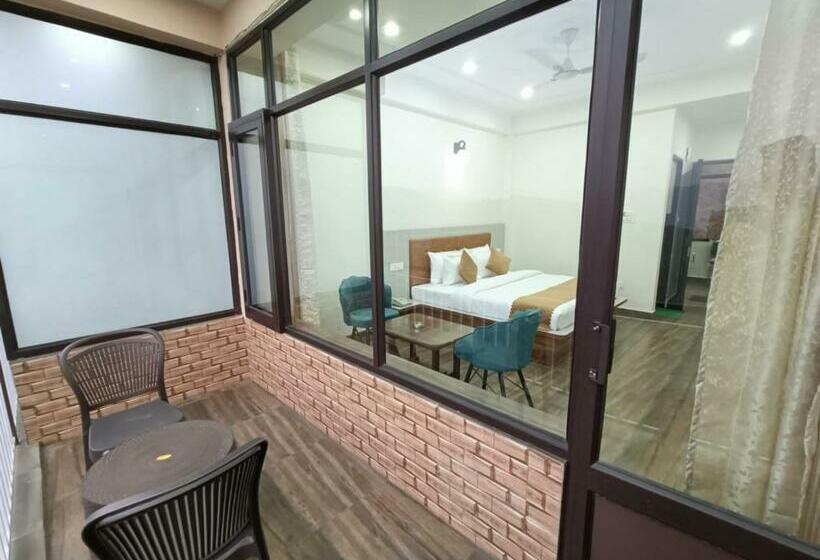 マウンテンビュースタンダードルーム, Himalayan Hits Kasauli