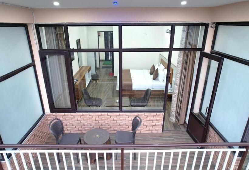 マウンテンビュースタンダードルーム, Himalayan Hits Kasauli