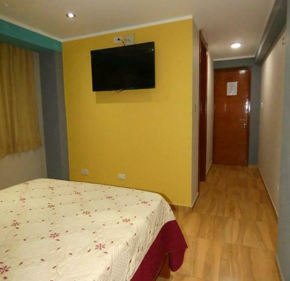 スタンダードルーム, Hostal Tau Tacna