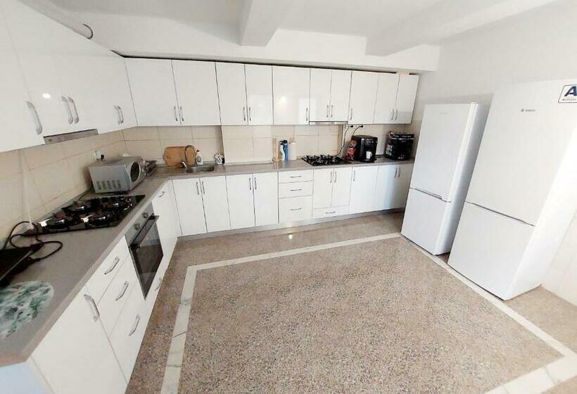 اتاق استاندارد با چشم‌انداز باغ, Pensiunea Paradiso Sarinasuf