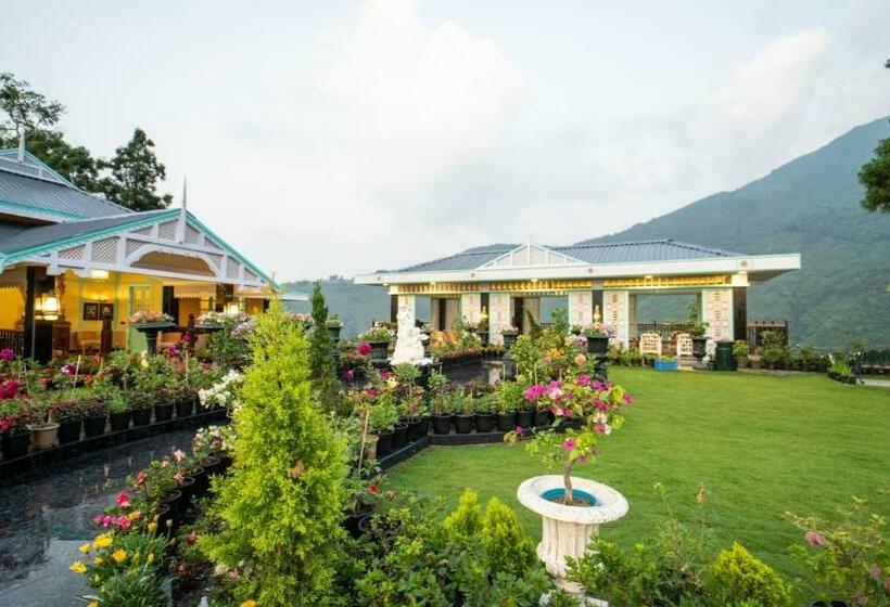 جناح, Mayfair Manor Jungpana