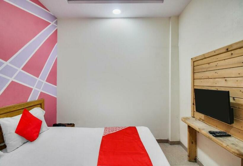 חדר קלאסי לשלושה, Oyo Flagship Hotel Unique Inn