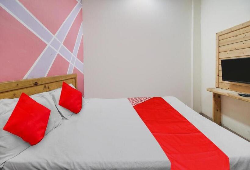 חדר דלוקס לשלושה, Oyo Flagship Hotel Unique Inn